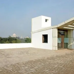 Love hotel Rudra